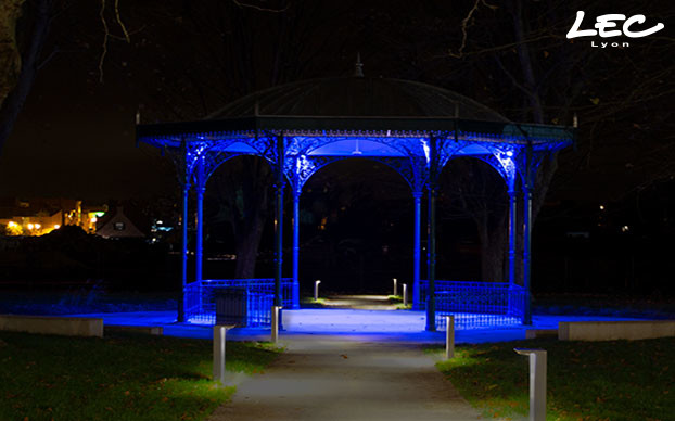 <p>Eclairage du kiosque dans le jardin du cœur de Comines avec des projecteurs Luminy 4 ref 4040 RGW</p>
